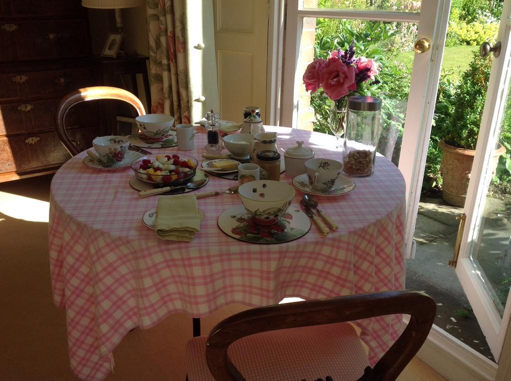 Brunton Farmhouse Hotel Collingbourne Kingston Eksteriør billede