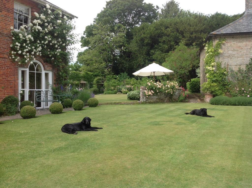 Brunton Farmhouse Hotel Collingbourne Kingston Eksteriør billede